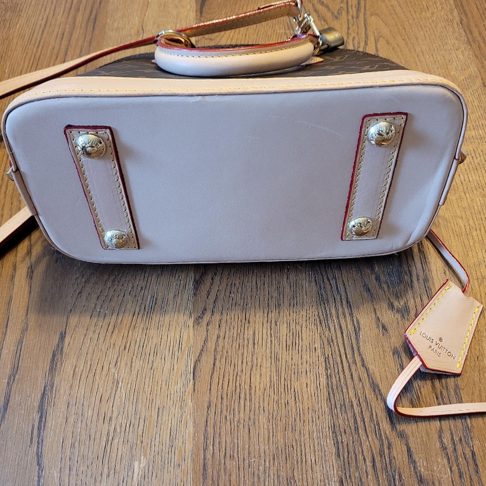 Luxury INSPIRED Mini Crossbody Bag - Picture 7 of 11
